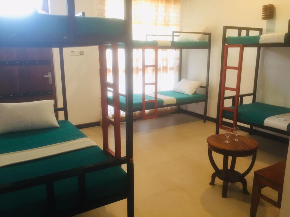 One More Night Hostel Sigiriya Room photo